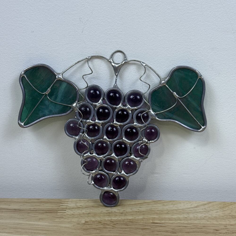Stained Glass Cluster Of Purple Grapes And Leaves Suncatcher 5.5 X 6.25 Inches